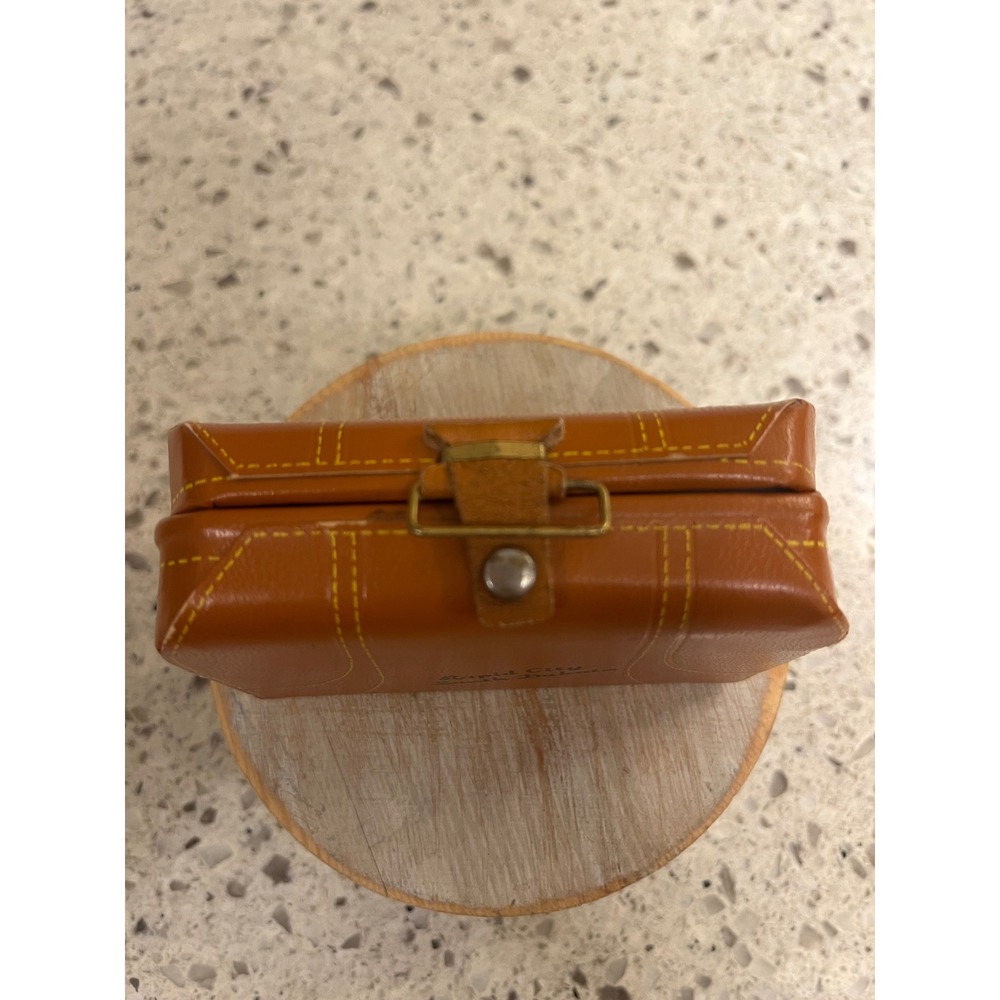 Vintage Rapid City South Dakota Travel Sewing Kit Mini Suitcase Handmade Canada - Picture 6 of 7